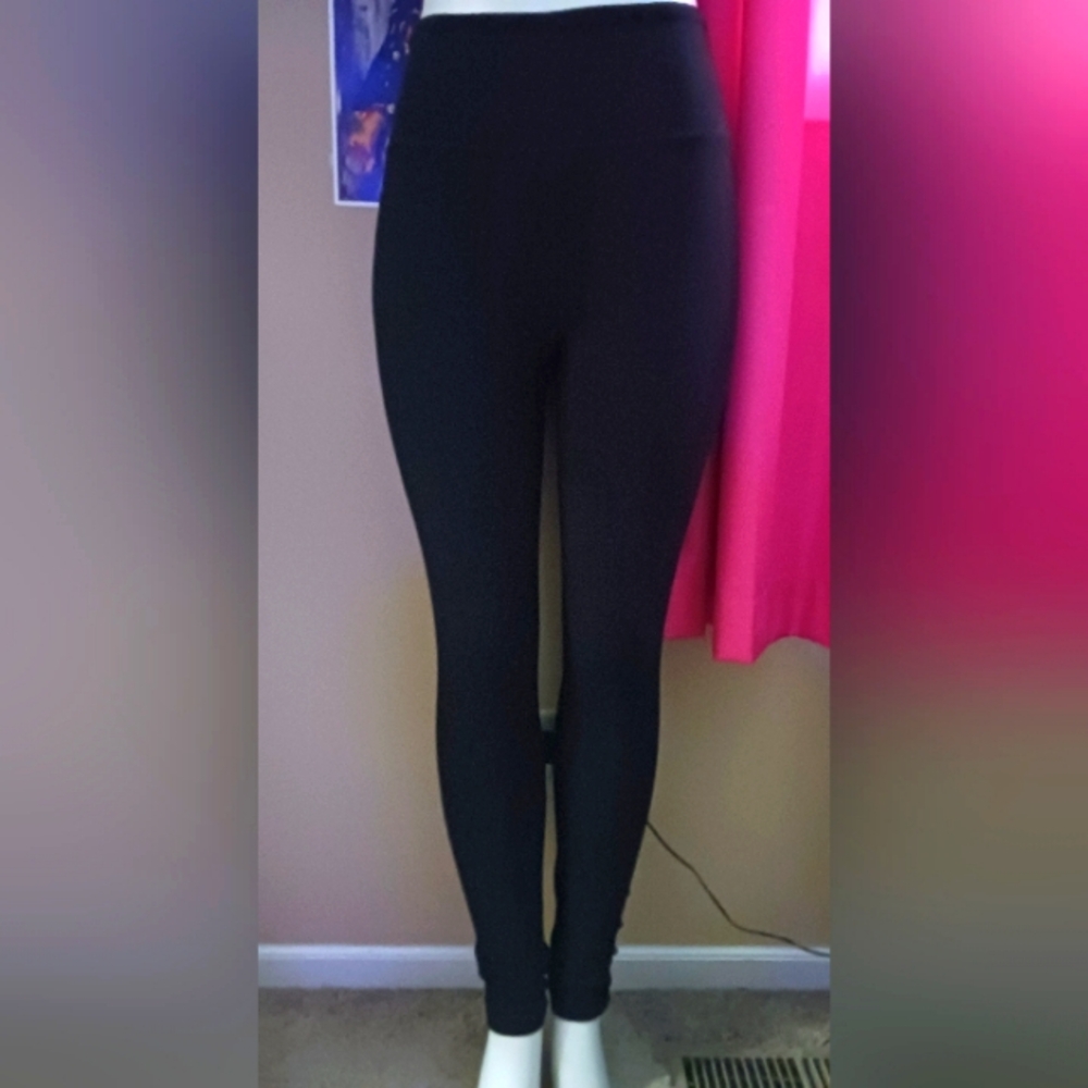 Black leggings